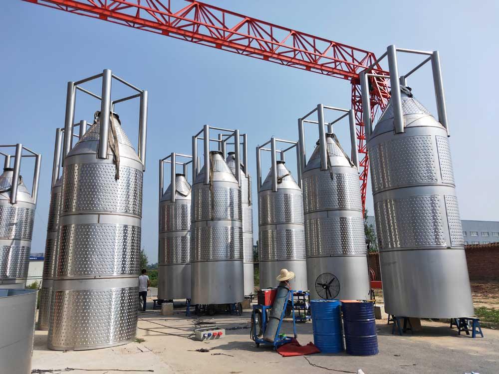 150hl Jacketed conical fermenter